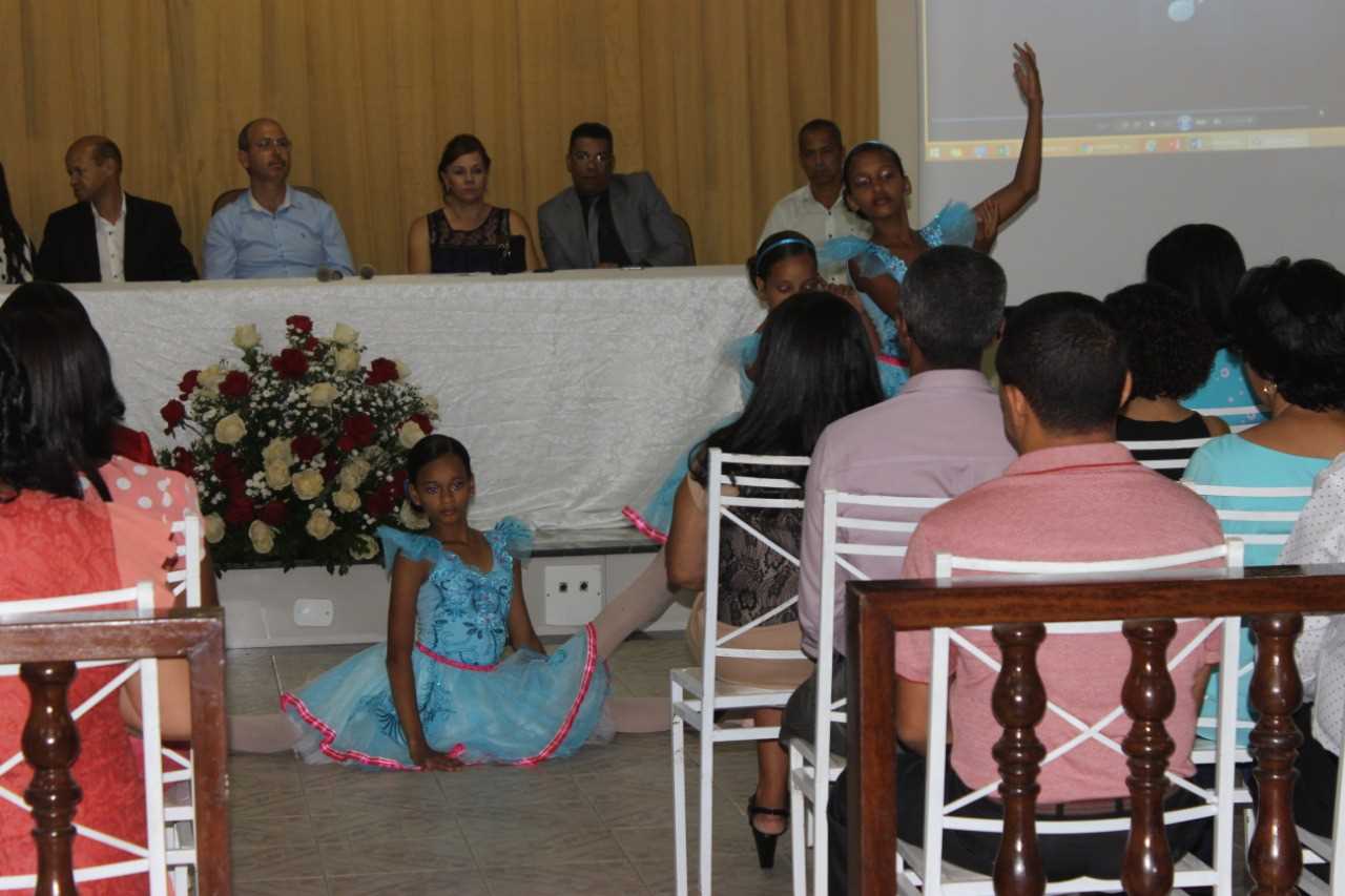 Diretores eleitos da Rede de Ensino tomam posse na Câmara de Vereadores